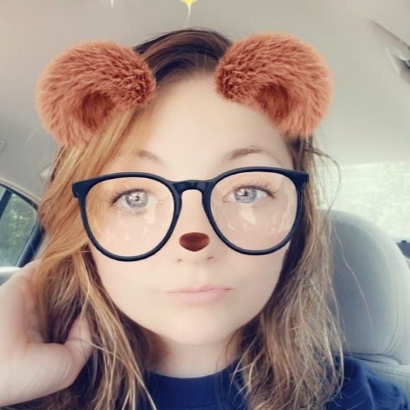 Meet your Posher, Lisa - Picture 1 of 1